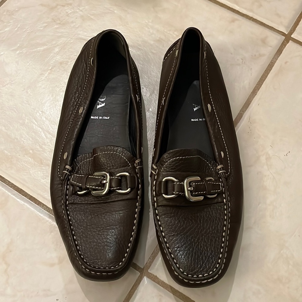 EUC! Prada Driving Loafer!